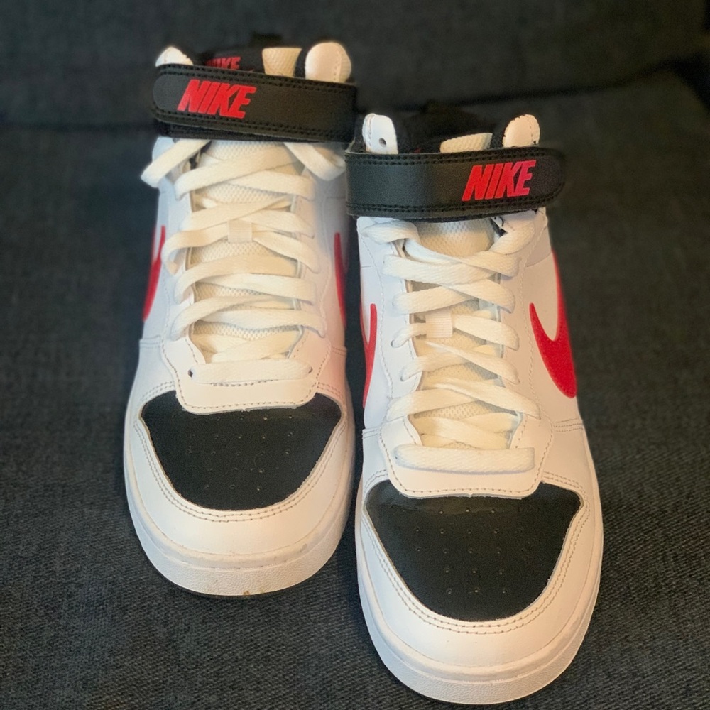 NIKE COURT BOROUGH MID BASKETBALL SHOE - KIDS'